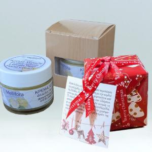 Box with wrapping and ribbon